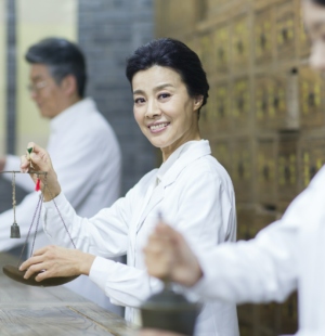 Chinese doctors fill the prescription